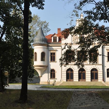Palac Polanka Krosno Extérieur photo