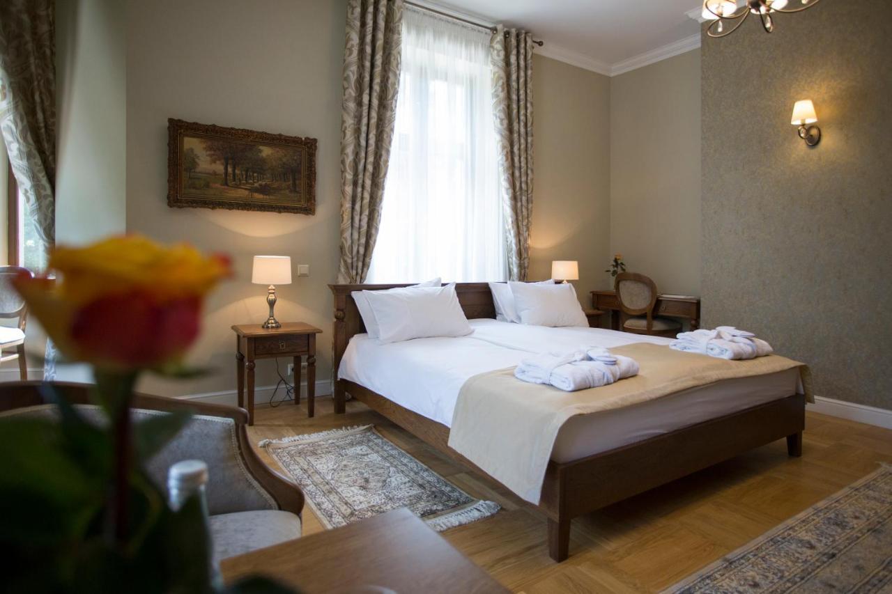 Palac Polanka Krosno Extérieur photo