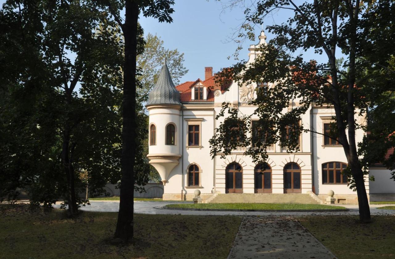 Palac Polanka Krosno Extérieur photo