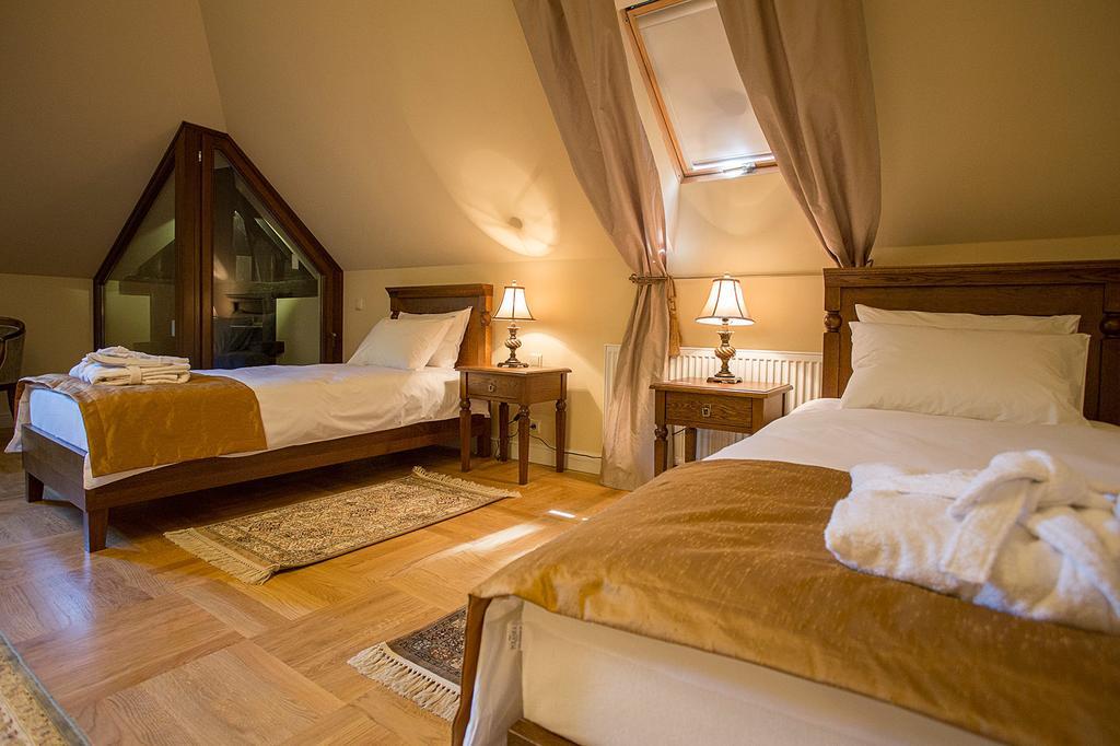Palac Polanka Krosno Chambre photo