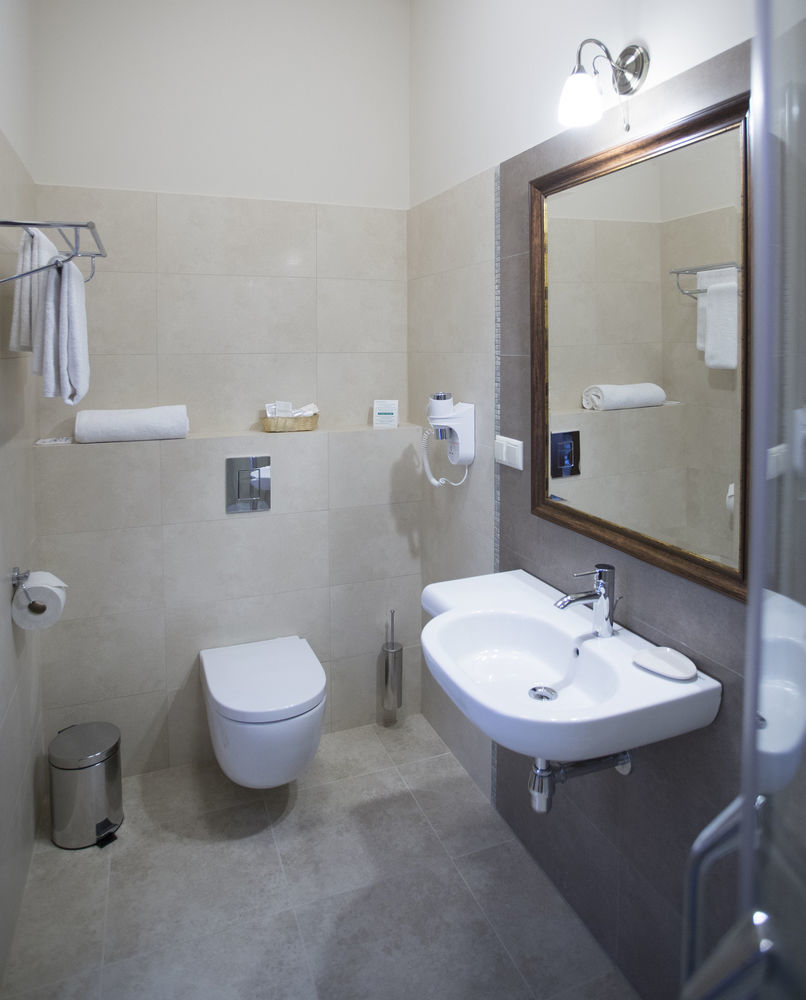 Palac Polanka Krosno Extérieur photo
